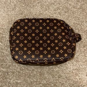 𝑰𝒏𝒔𝒑𝒊𝒓𝒆𝒅 𝑳𝑽 𝒎𝒂𝒌𝒆𝒖𝒑 𝑩𝑨𝑮